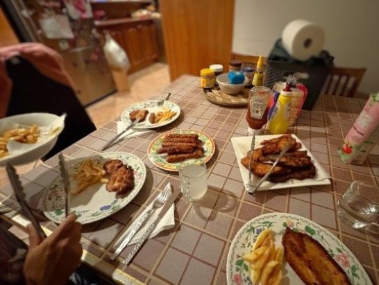私の家ではこんな風に お皿に取り分けて食べています