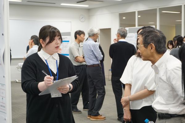 中間発表会の様子
