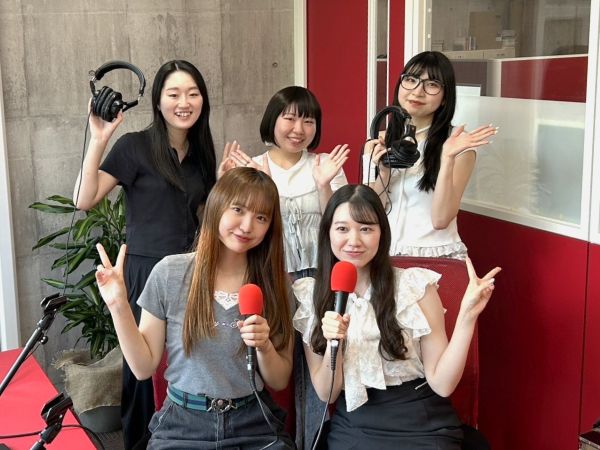 卒業生のみなさん。レインボータウンFMにて