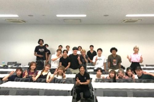 ラケットスポーツの受講学生たち