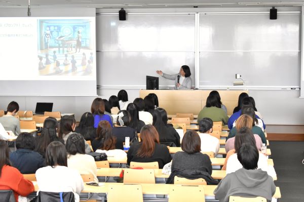 味府准教授の講義の様子