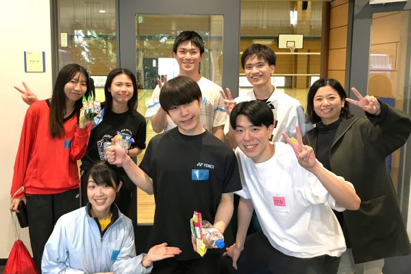 実行委員会メンバーと教員