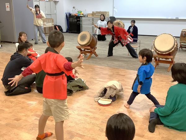 身体表現にも挑戦する子どもたち