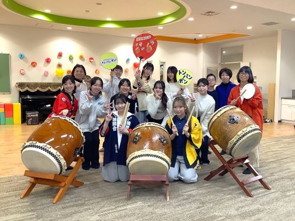 主催した子ども学部教員と学生たち