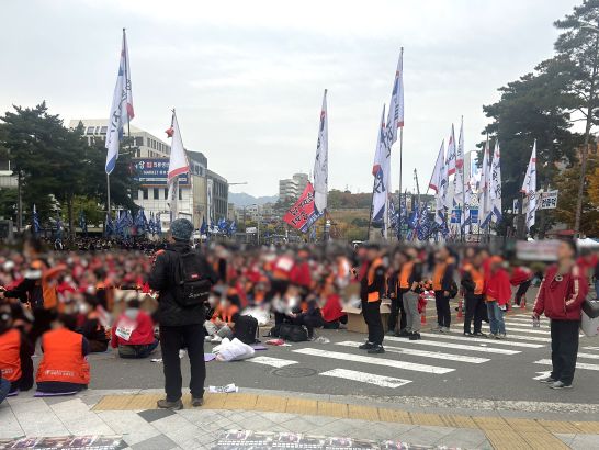 東大門の政治集会の様子