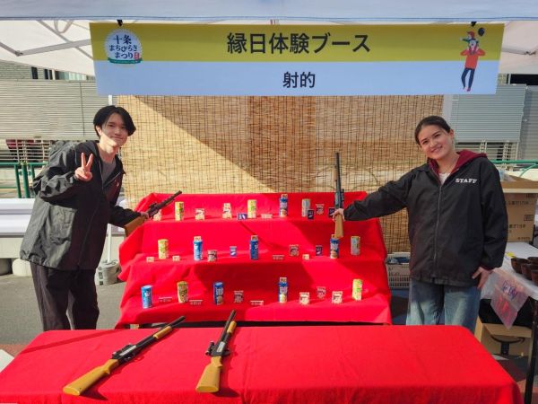 縁日コーナーを担当したボランティア学生