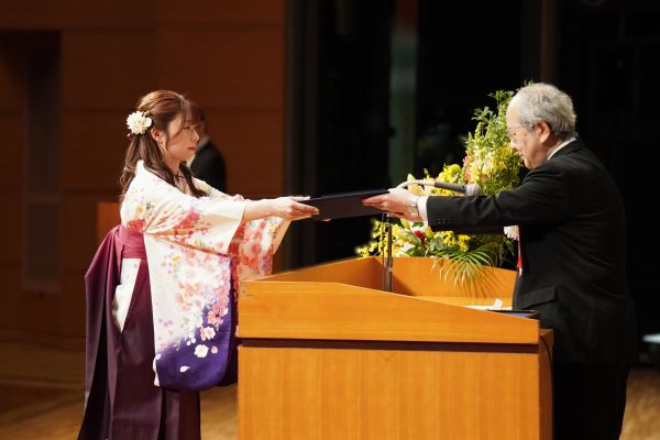 大学 卒業証書学位記授与