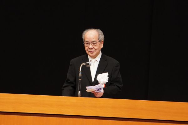 大学 吉田学長による告辞