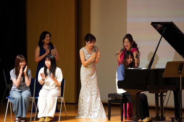 ワークショップに参加する学生